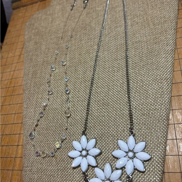 Necklace Combo Silver White Floral 22” and Delicate Floating Iridescent Bead 18” - Picture 5 of 14